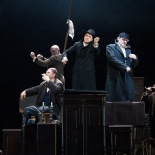 Uzsmaidi mums, Dievs