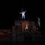 Uzsmaidi mums, Dievs